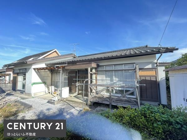広い道路に面して見晴らしのよい中古物件です