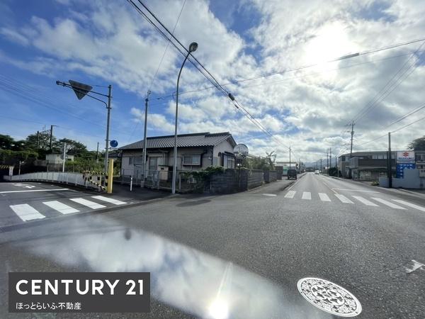 新築を建てるのに適した広い土地が登場しました