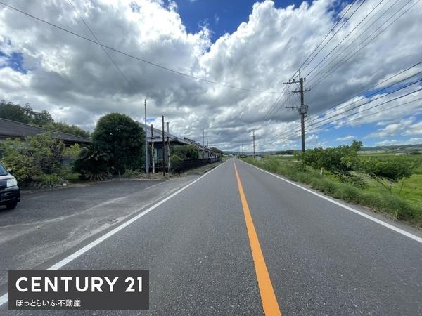 県道沿いのまとまった広い敷地　事業用地に最適です