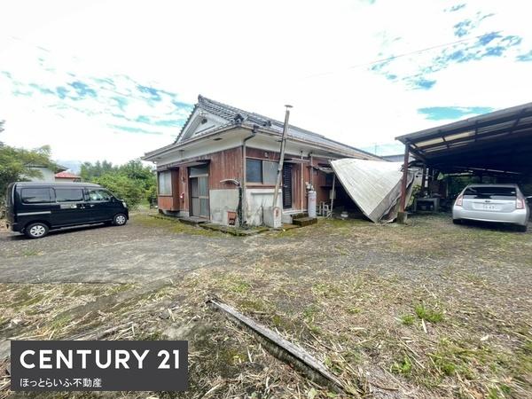 広大な土地と大きい住宅 事業所や店舗としても最適