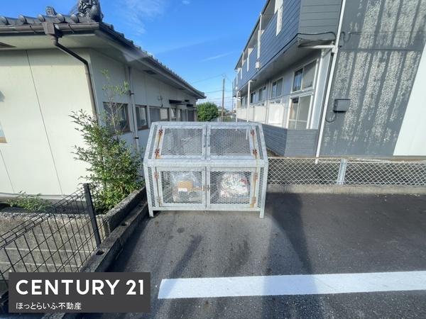 比較的築年数の浅い収益物件が登場しました