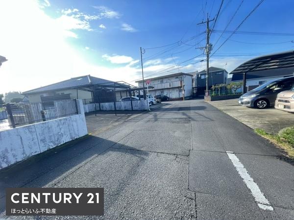 比較的築年数の浅い収益物件が登場しました