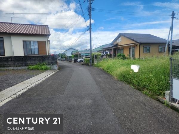 通りから入った静かな場所に土地が出ました