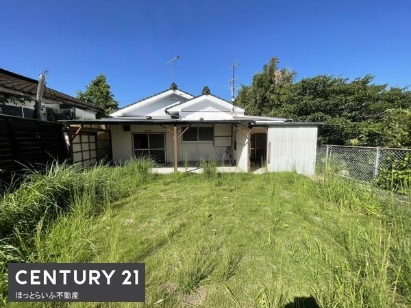 閑静な住宅街に部屋数の多い中古住宅が登場しました