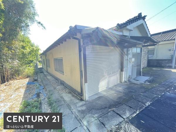 閑静な住宅街に部屋数の多い中古住宅が登場しました