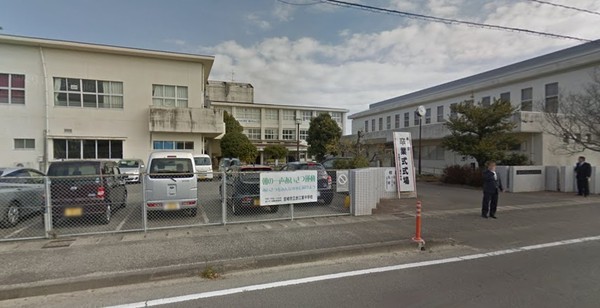 小中学校が近くご家族も安心な南向きの新築物件です(宮崎市立赤江東中学校)