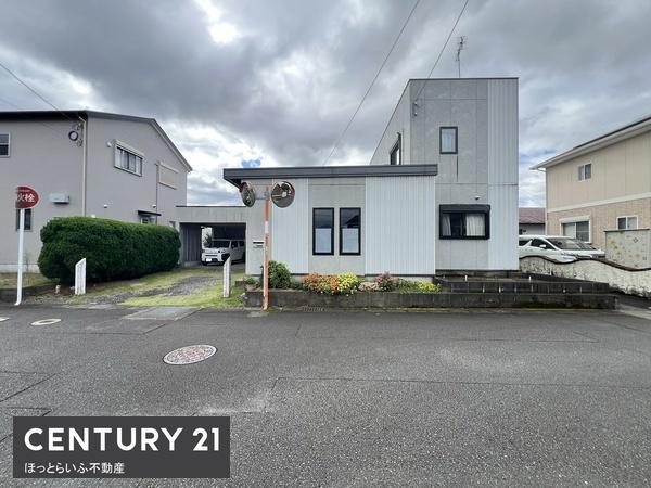 お買い物にも便利な立地にある中古物件です
