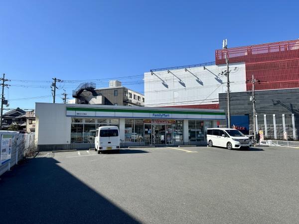 寝屋川東ファミリータウン中1番館(ファミリーマート寝屋川打上元町店)