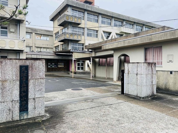 天理市西長柄町の土地(天理市立朝和小学校)