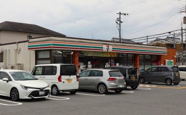 橿原市新口町の新築一戸建(セブンイレブン橿原豊田町店)
