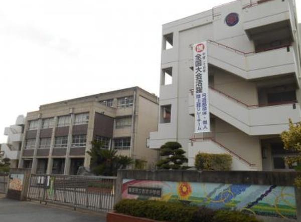 香芝市磯壁3丁目の土地(香芝市立香芝中学校)