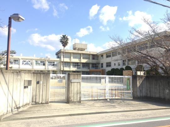 香芝市上中の土地(香芝市立志都美小学校)