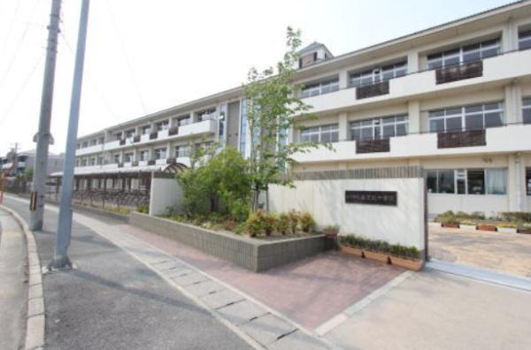 香芝市上中の土地(香芝市立香芝北中学校)