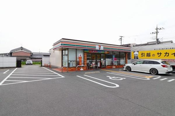 ローレルコート桜井(セブンイレブン　桜井粟殿店)