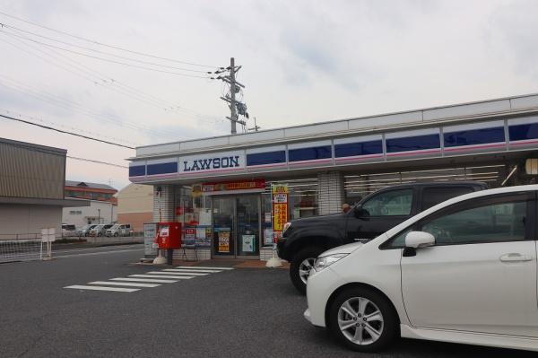 ネオハイツ八木西(ローソン橿原土橋店)