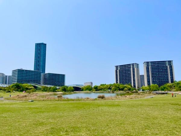 センターマークスタワー(アイランドシティ中央公園(修景池))