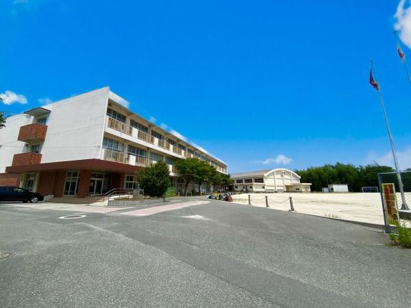 飯塚市柏の森　14号棟　全3棟(飯塚市立飯塚東小学校)
