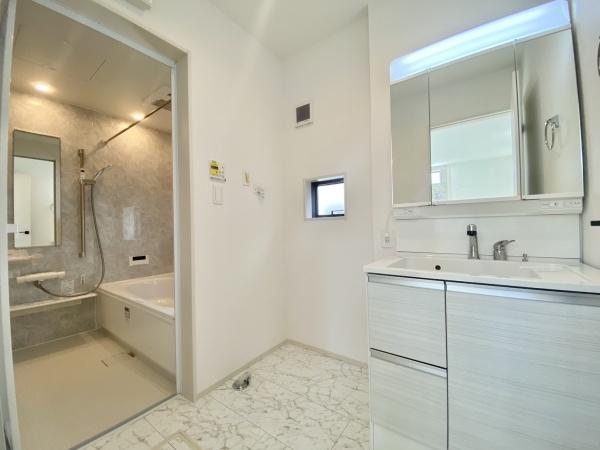 東区和白丘2丁目 2号棟 全2棟(洗面台・洗面所)