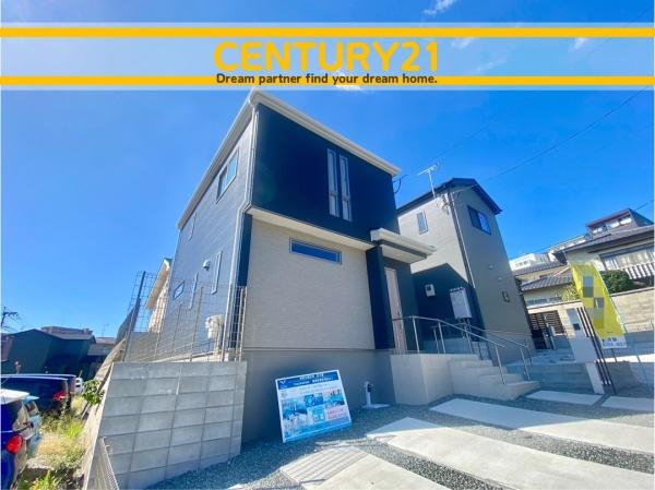 東区和白丘2丁目 2号棟 全2棟(前面道路含む現地写真)