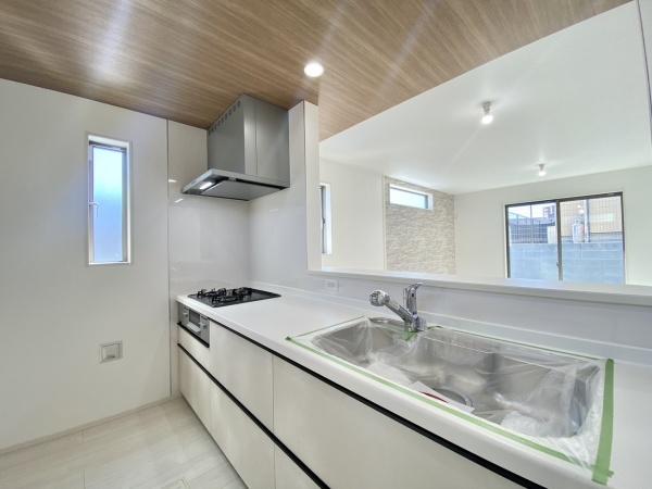 東区和白丘2丁目 2号棟 全2棟(キッチン)