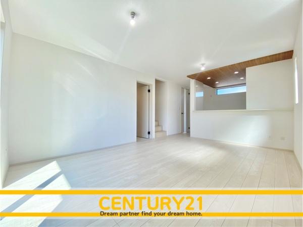 東区和白丘2丁目 2号棟 全2棟(リビング)