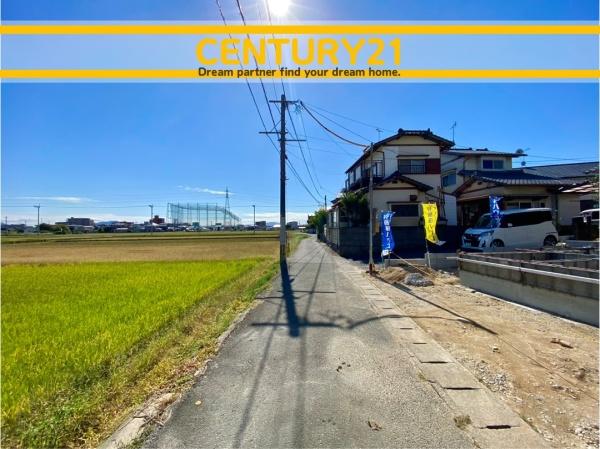粕屋町内橋東1丁目 全1棟(前面道路含む現地写真)