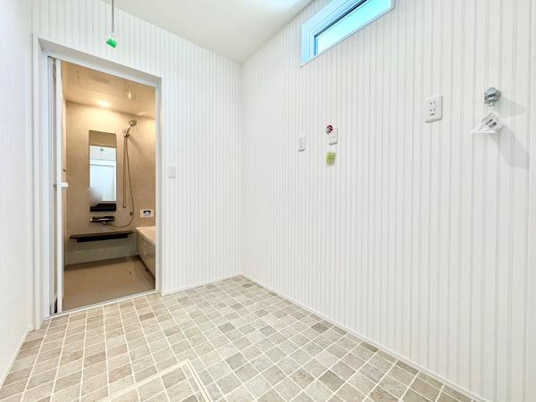 糸島市泊　全1棟