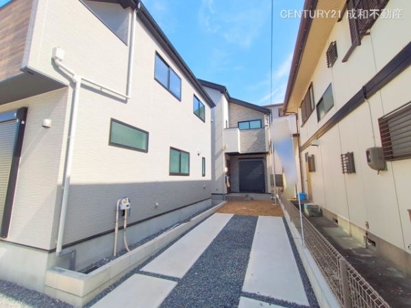 豊明市新田町門先の新築一戸建
