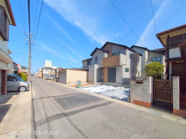 豊明市新田町門先の新築一戸建