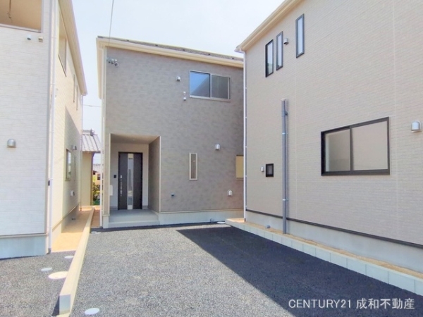 愛知郡東郷町大字諸輪字中市の新築一戸建