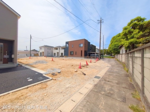 愛知郡東郷町大字諸輪字中市の新築一戸建