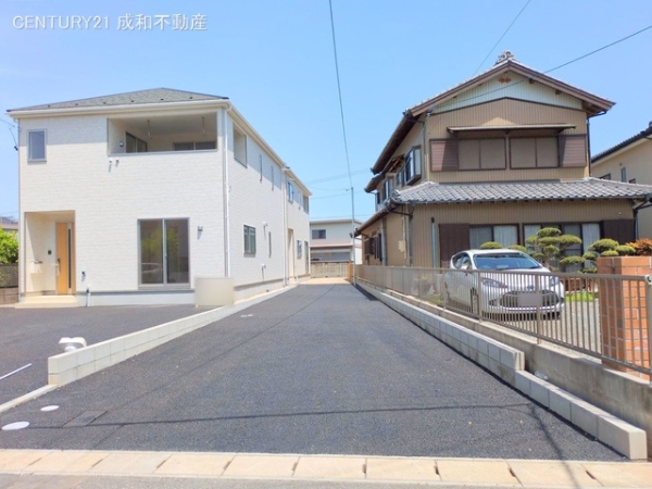 豊川市篠束町郷中の新築一戸建