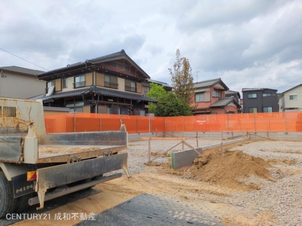 豊田市小坂町１３丁目の新築一戸建
