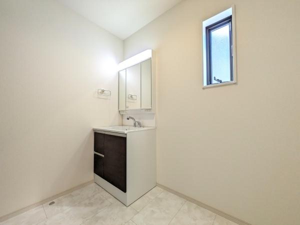 稲沢市平和町西光坊宮西の新築一戸建