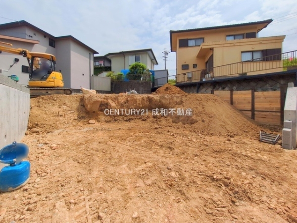 愛知郡東郷町白鳥３丁目の新築一戸建