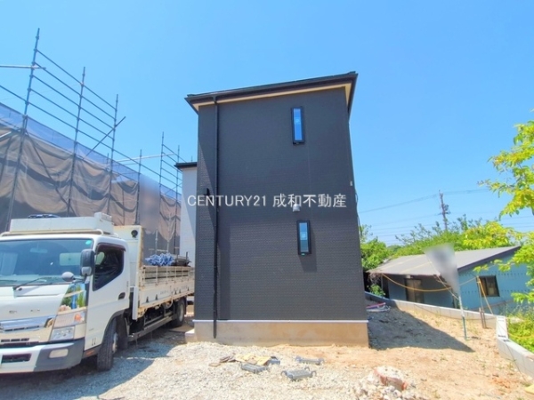 常滑市金山字菖蒲池の新築一戸建