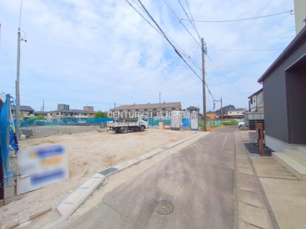 一宮市木曽川町外割田字城跡の新築一戸建