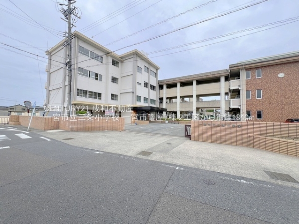 一宮市篭屋3丁目の新築一戸建(一宮市立三条小学校)