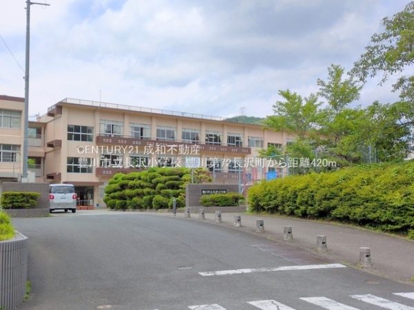 豊川市長沢町古城の新築一戸建(豊川市立長沢小学校)