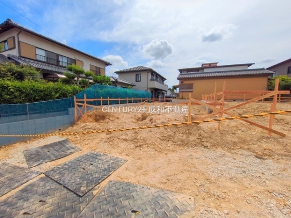 愛知郡東郷町白鳥３丁目の新築一戸建