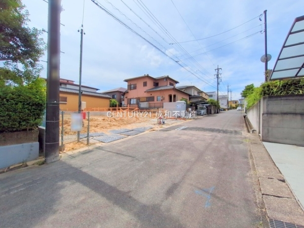 愛知郡東郷町白鳥３丁目の新築一戸建