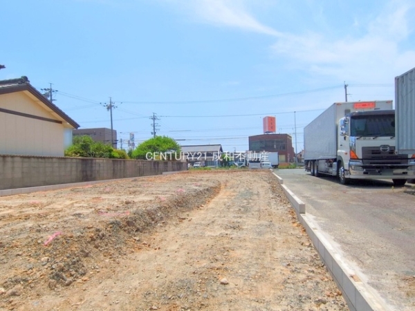 豊橋市新栄町字南小向の新築一戸建