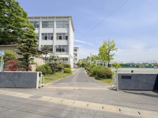 小牧市応時4丁目の新築一戸建(小牧市立応時中学校)