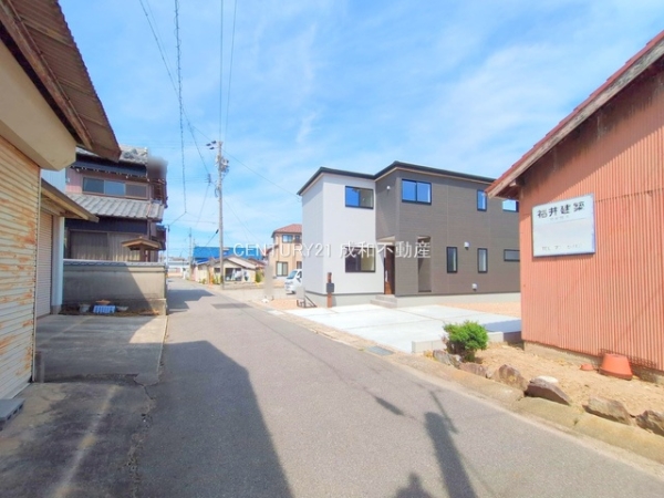 西尾市一色町一色東上二割の新築一戸建