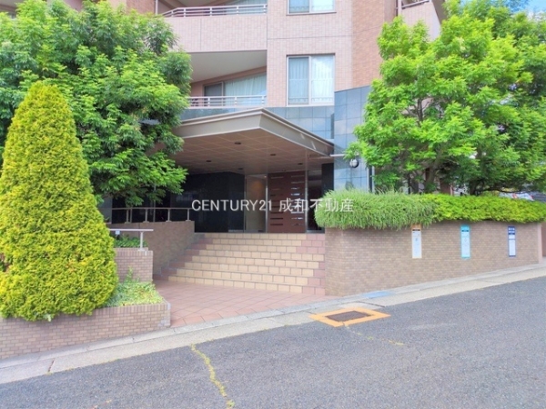 ロイヤルアーク植田イースト