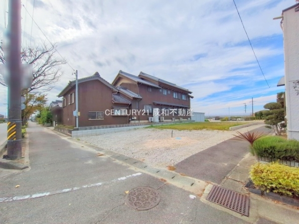 西尾市吉良町吉田下榎島の新築一戸建(前面道路含む現地写真)