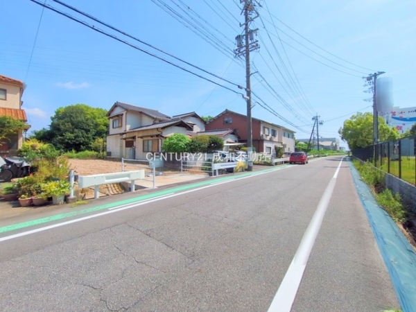 小牧市大字入鹿出新田の土地(前面道路含む現地写真)