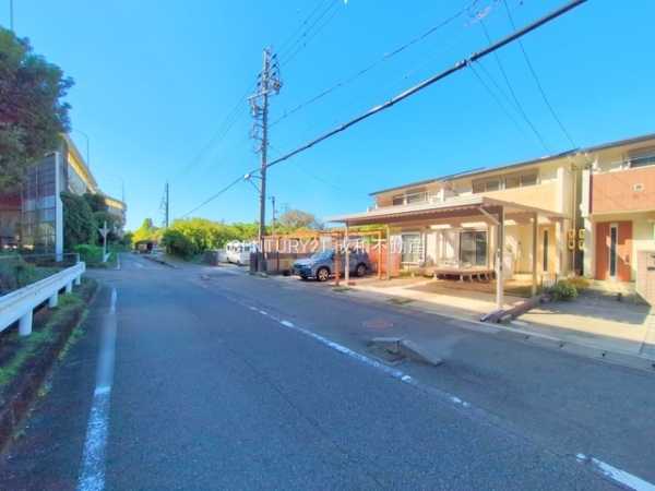 名古屋市北区池花町の中古一戸建て(前面道路含む現地写真)