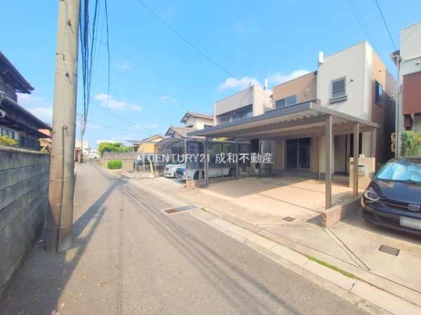 清須市朝日五条の中古一戸建て(前面道路含む現地写真)