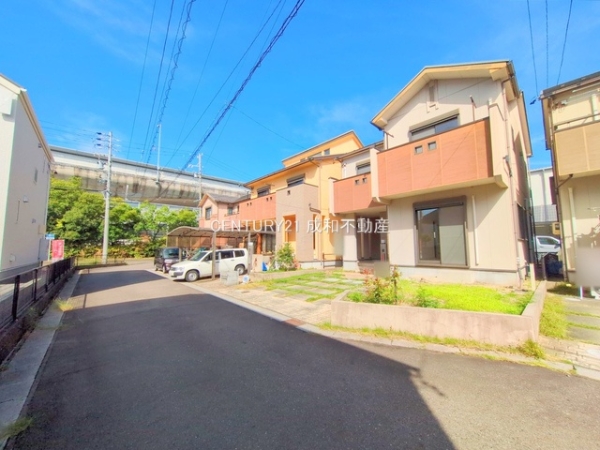 海部郡大治町大字西條字笠見立の中古一戸建て(前面道路含む現地写真)